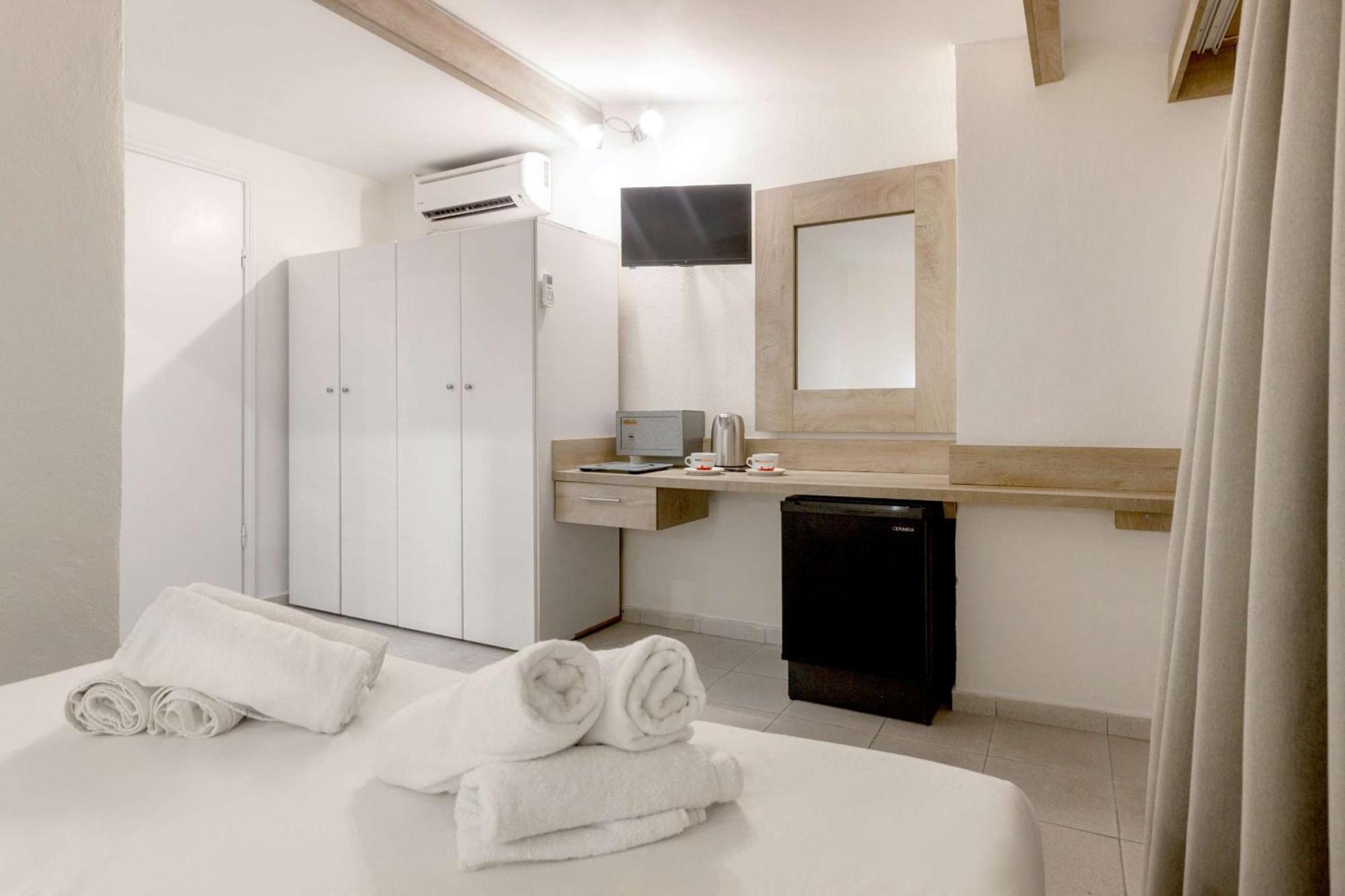 Hotel Odysseas Polychrono Habitación foto